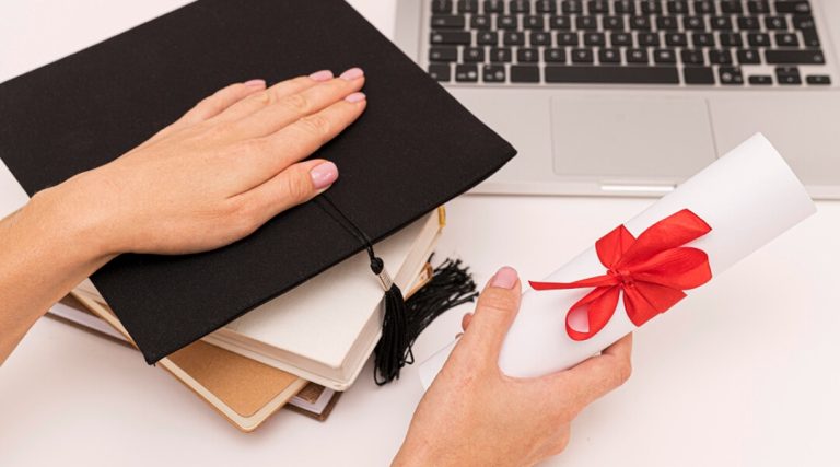 Cách Nộp Đơn Xin Giấy Phép Làm Việc Sau Tốt Nghiệp 2026